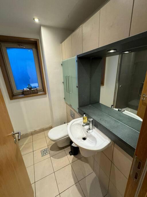 1 Bedroom In Piccadilly Circus St James Cov1 London Exterior foto